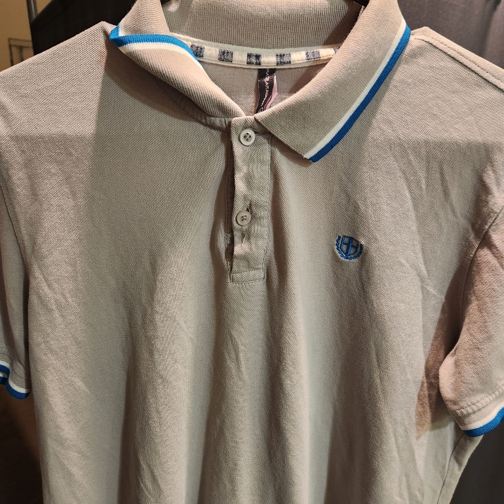 MEN'S polo shirt, size Xl europe, medium US.
